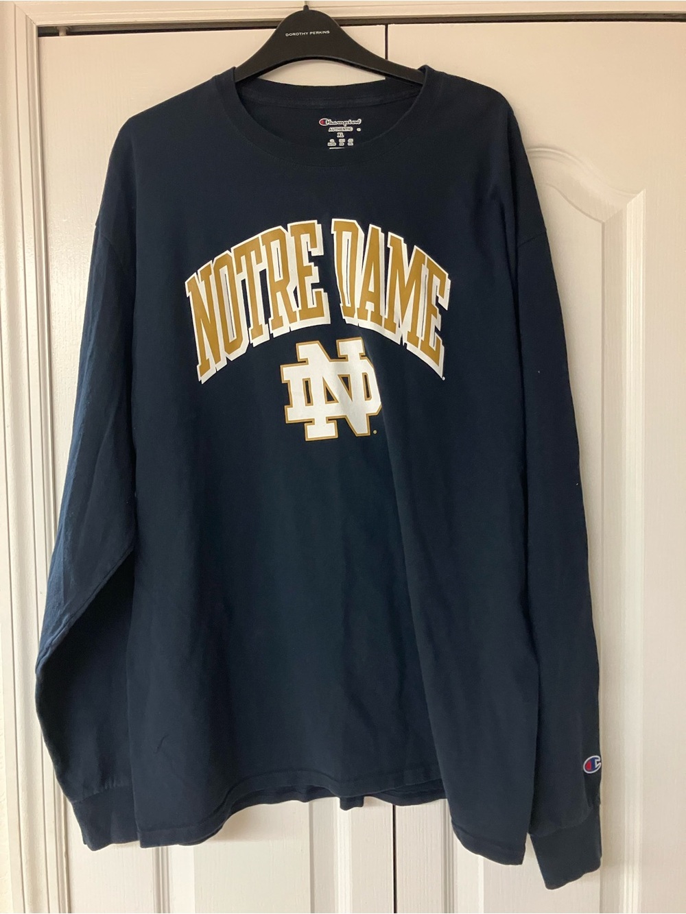 Notre Dame Fightin Irish Champion Mens Size XL Long Sleeve Shirt
